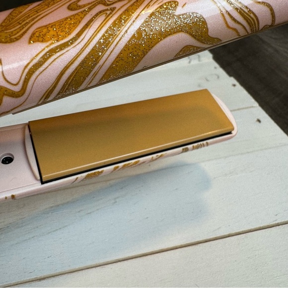 Chi ceramic straightening iron in sweet pink gold swirl 1” - Picture 8 of 8